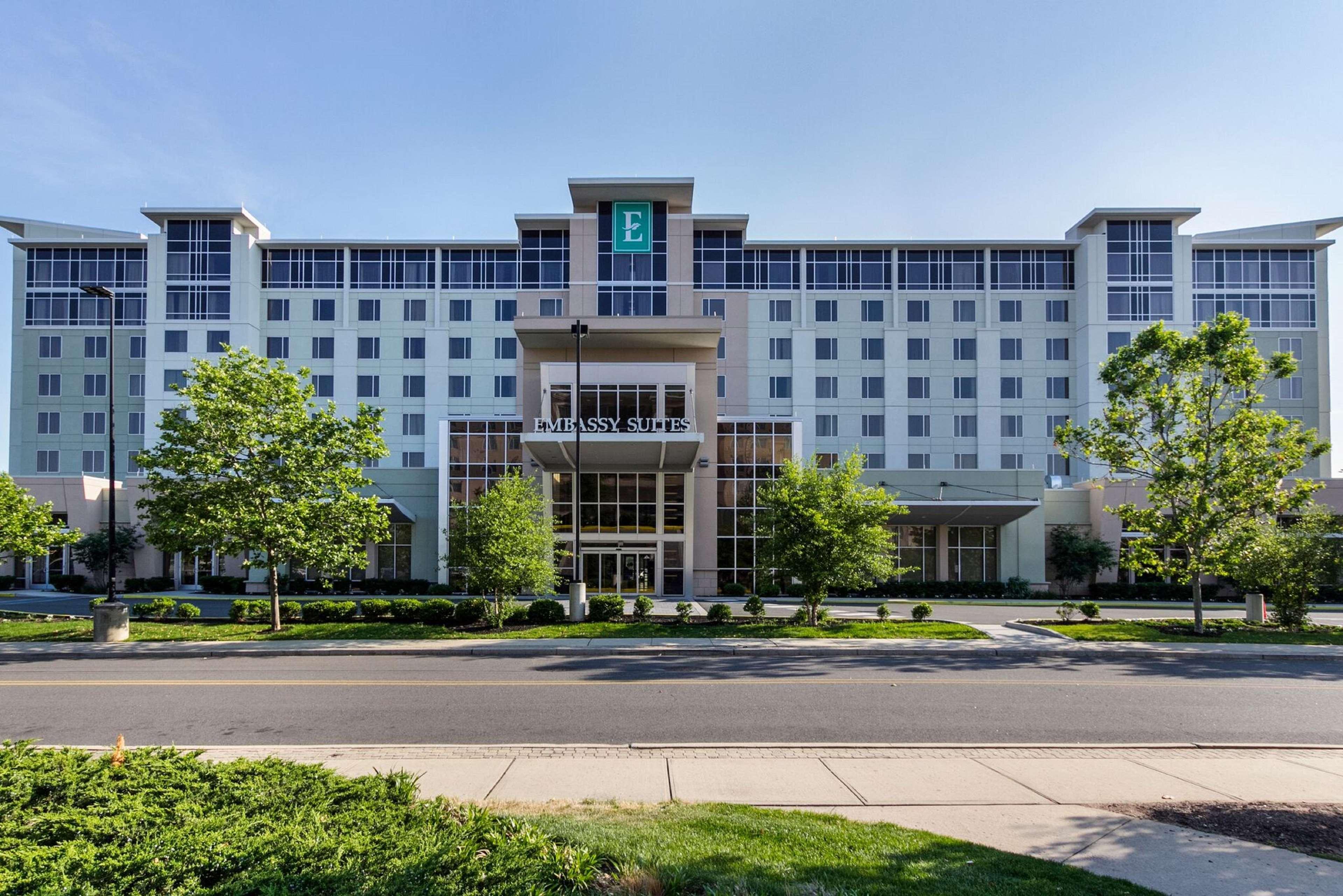 Embassy Suites By Hilton Newark Airport Elizabeth Dış mekan fotoğraf