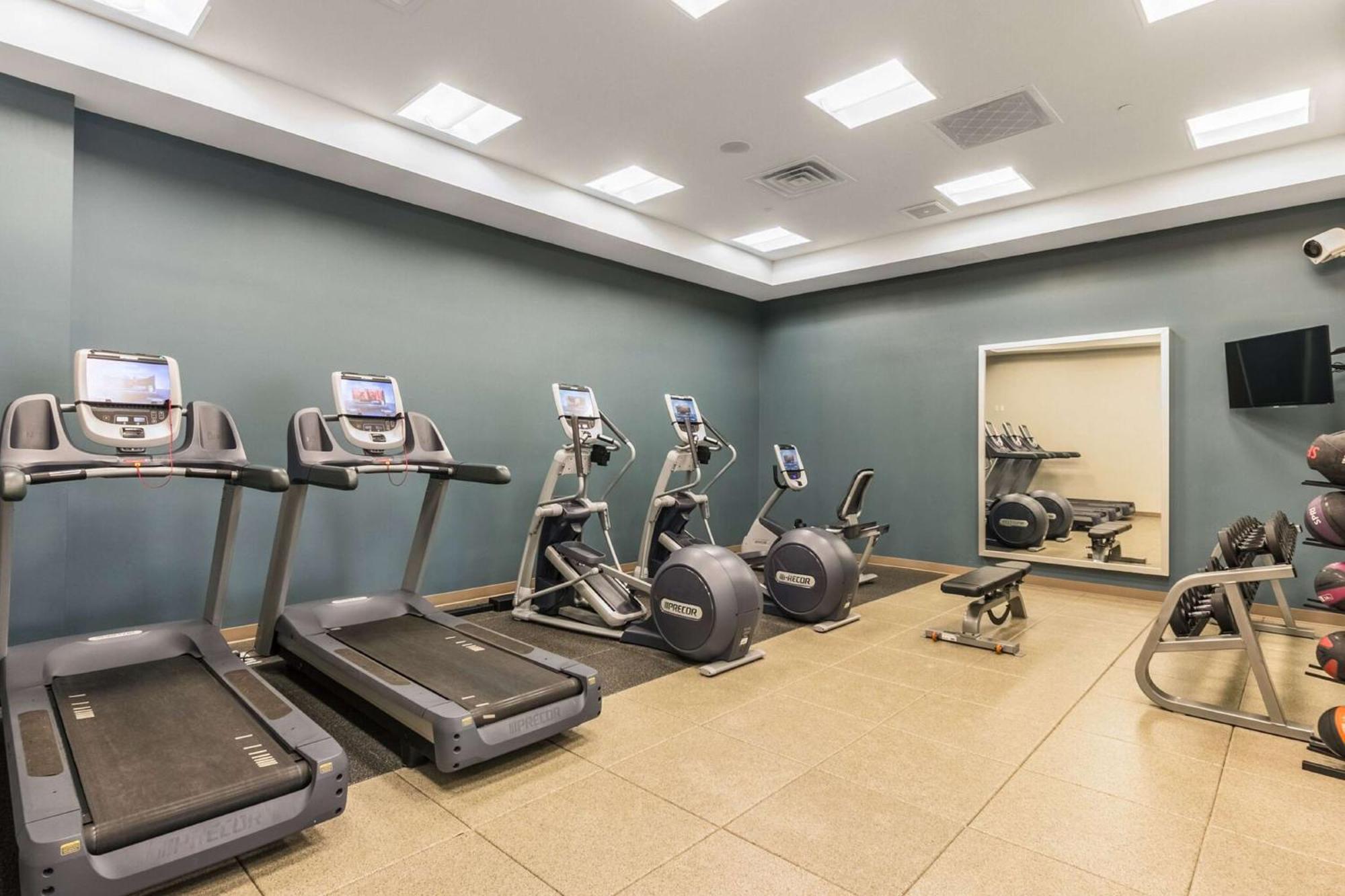 Embassy Suites By Hilton Newark Airport Elizabeth Dış mekan fotoğraf