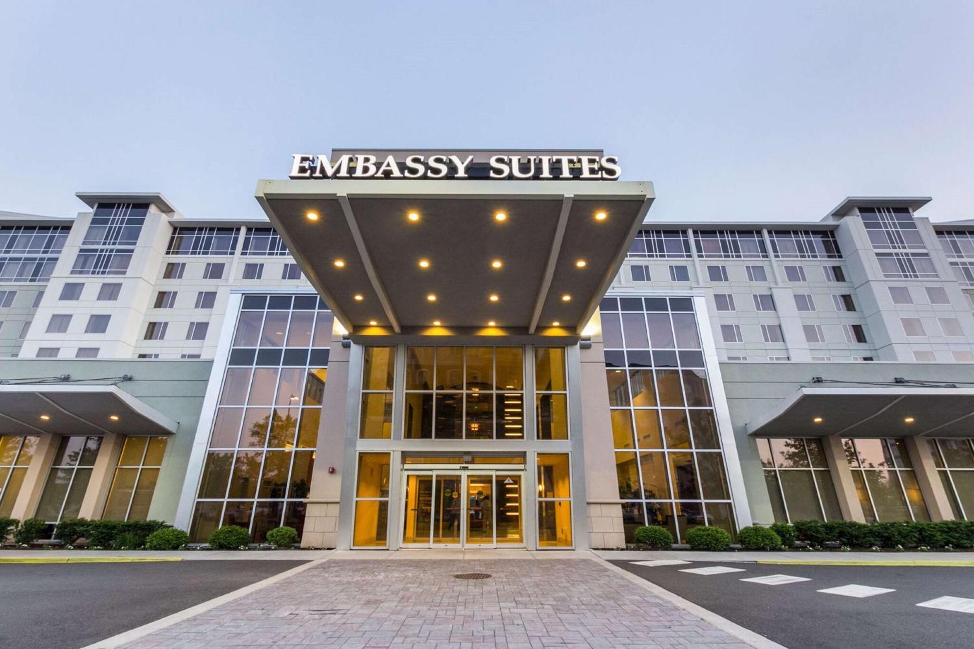 Embassy Suites By Hilton Newark Airport Elizabeth Dış mekan fotoğraf