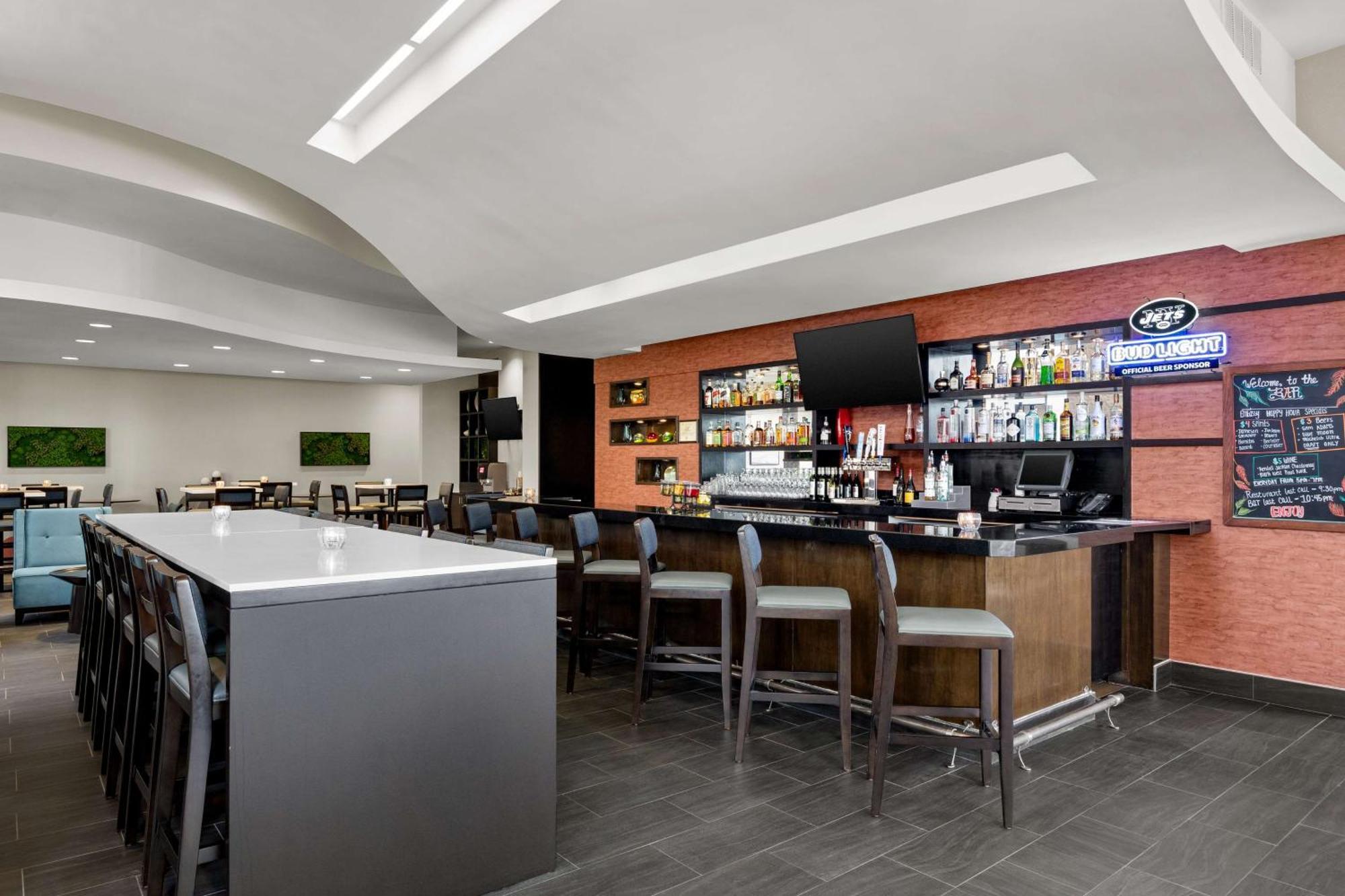 Embassy Suites By Hilton Newark Airport Elizabeth Dış mekan fotoğraf