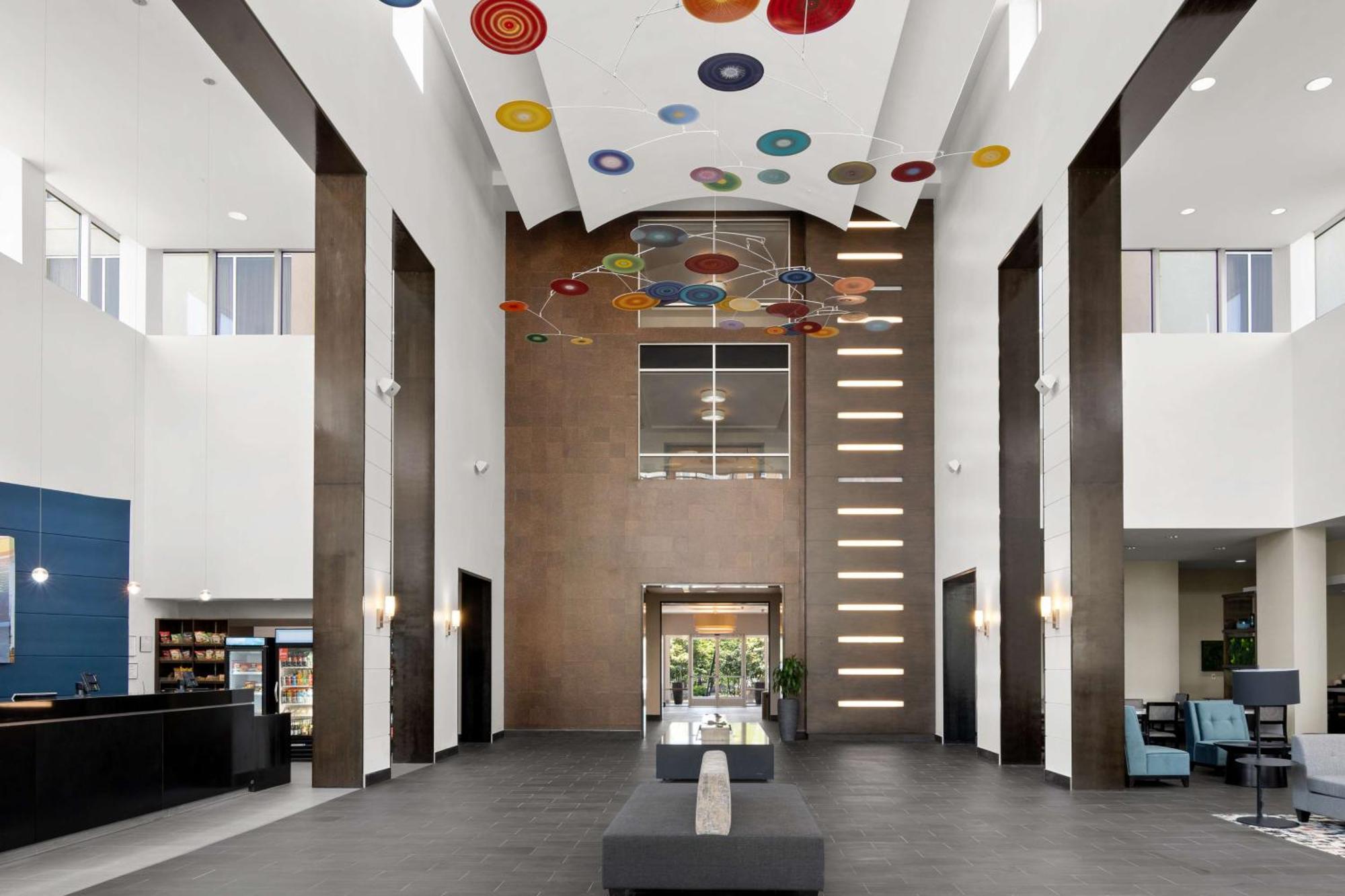 Embassy Suites By Hilton Newark Airport Elizabeth Dış mekan fotoğraf
